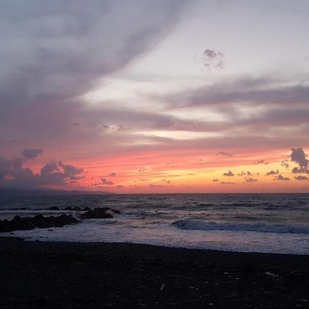 Ghaziveran Aphrodite Beachfront Penthouse Apartment מראה חיצוני תמונה