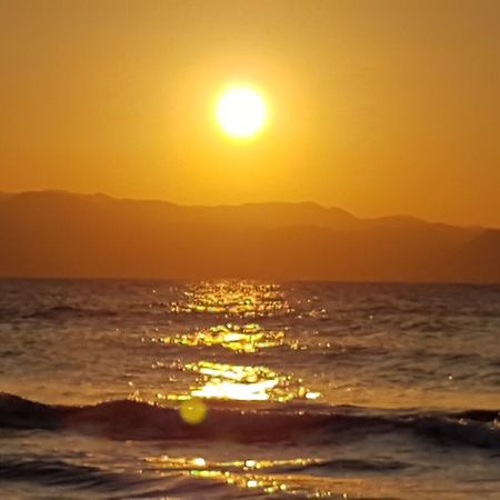 Ghaziveran Aphrodite Beachfront Penthouse Apartment מראה חיצוני תמונה
