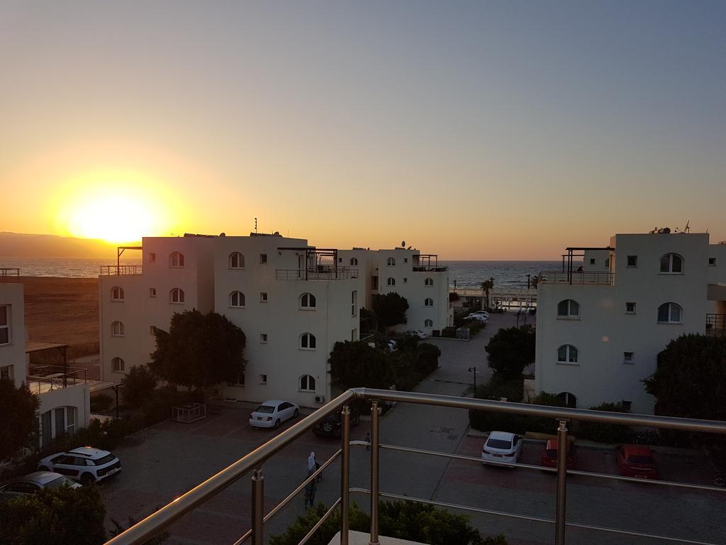 Ghaziveran Aphrodite Beachfront Penthouse Apartment מראה חיצוני תמונה