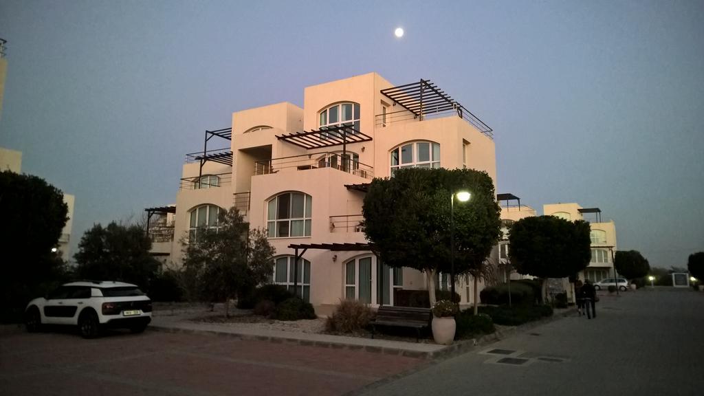 Ghaziveran Aphrodite Beachfront Penthouse Apartment מראה חיצוני תמונה