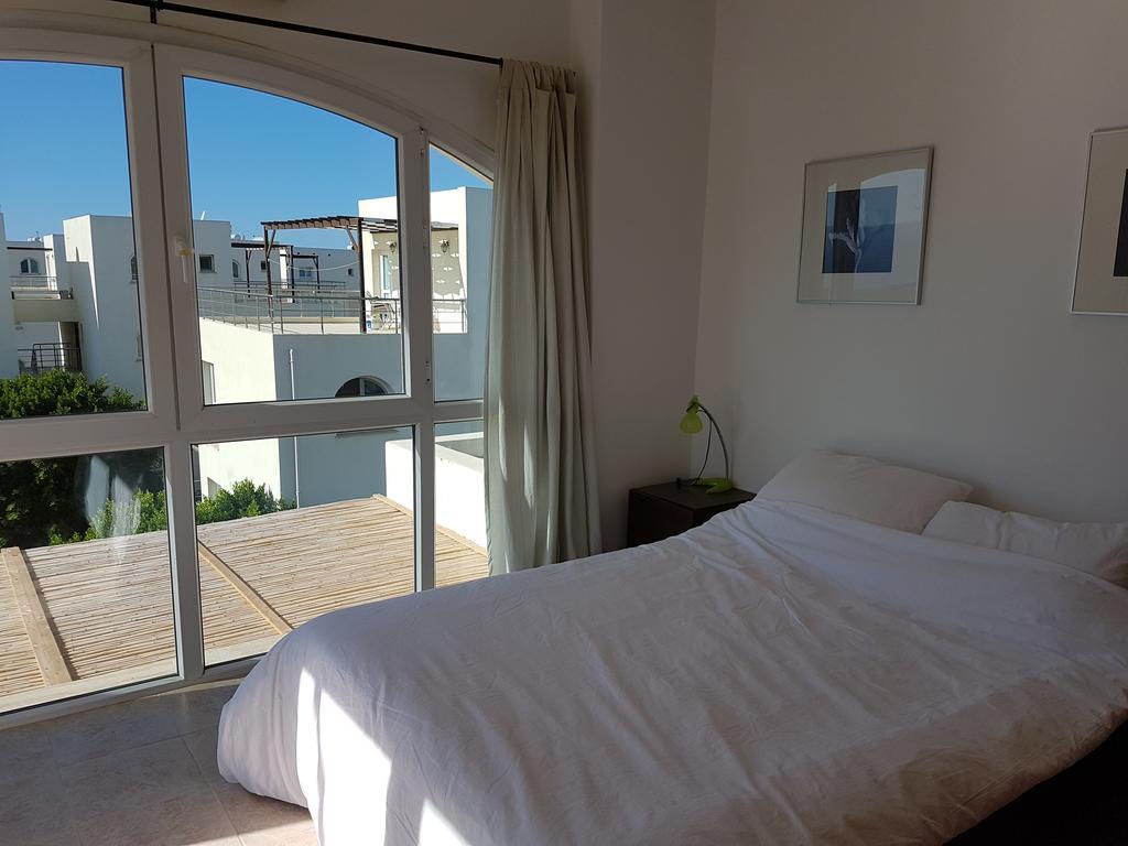 Ghaziveran Aphrodite Beachfront Penthouse Apartment מראה חיצוני תמונה