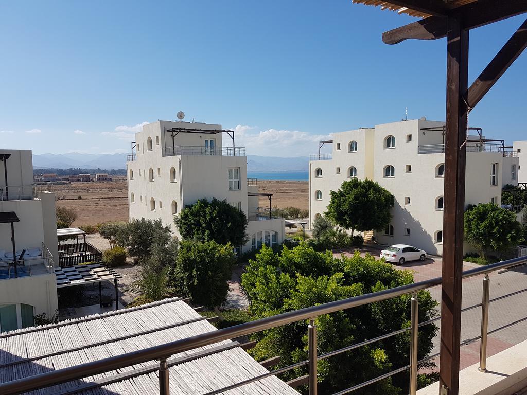 Ghaziveran Aphrodite Beachfront Penthouse Apartment מראה חיצוני תמונה