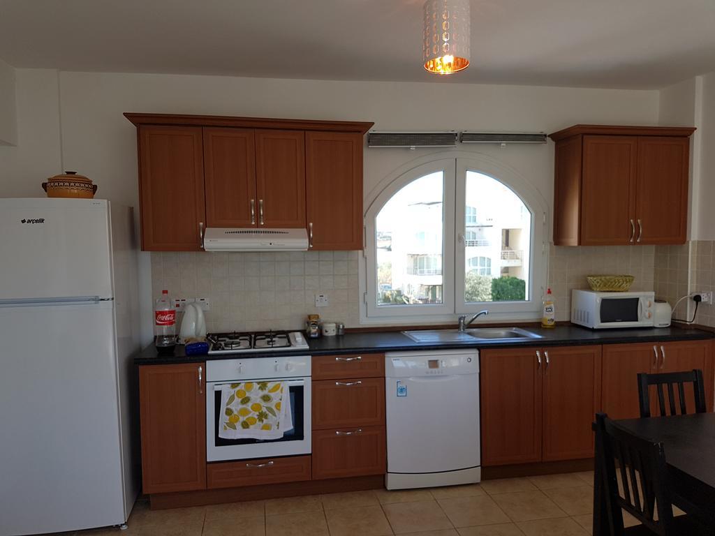 Ghaziveran Aphrodite Beachfront Penthouse Apartment מראה חיצוני תמונה