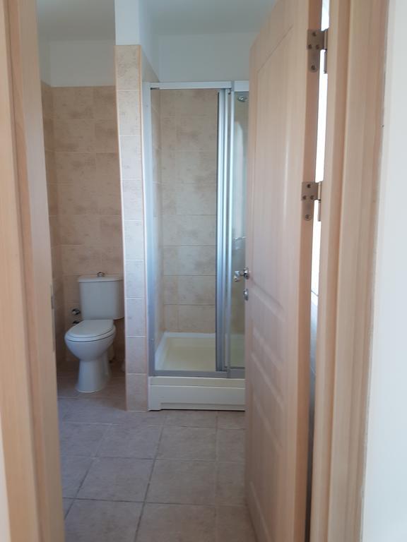 Ghaziveran Aphrodite Beachfront Penthouse Apartment מראה חיצוני תמונה